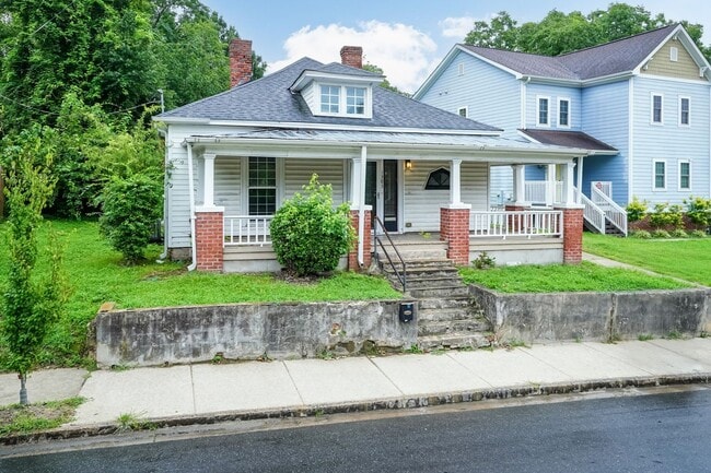 1303 S Roxboro St in Durham, NC - Building Photo - Building Photo