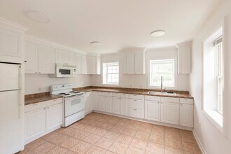 23 Livingston St in Rhinebeck, NY - Building Photo - Building Photo