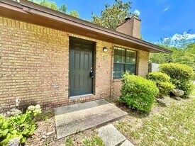 9345 Chisholm Rd in Pensacola, FL - Building Photo