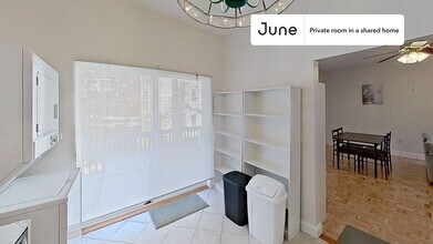 Private bedroom in 3 bed/1 bath Home in Boston, MA - Building Photo - Building Photo