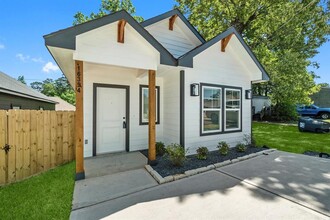 16394 Eastchase St in Montgomery, TX - Building Photo - Building Photo