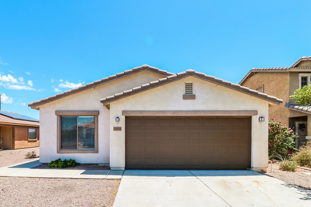 25675 W Satellite Ln in Buckeye, AZ - Building Photo