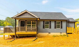 627 Fondel Ln in Tunnel Hill, GA - Building Photo