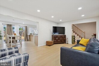 127 Toledo Ln in Willingboro, NJ - Building Photo - Building Photo