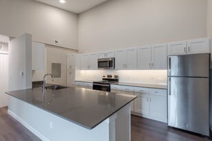 Laurel Valley Apartments in Sterling Heights, MI - Building Photo