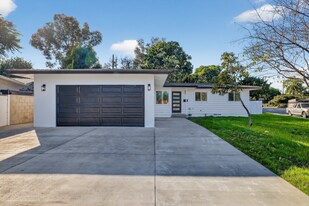7100 E Atherton Dr in Long Beach, CA - Building Photo