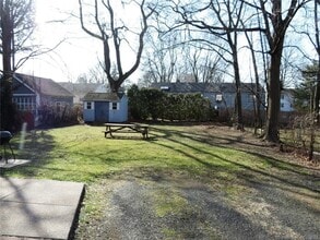 13 Wilcox St in Wethersfield, CT - Building Photo - Building Photo