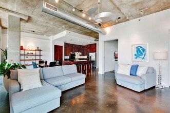 3030 Bryan St, Unit ID719002 in Dallas, TX - Foto de edificio - Building Photo