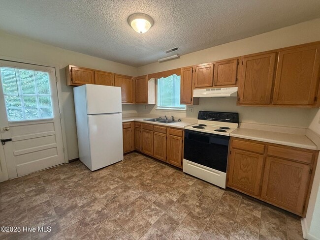 105 Royal Ct in Jacksonville, NC - Building Photo - Building Photo