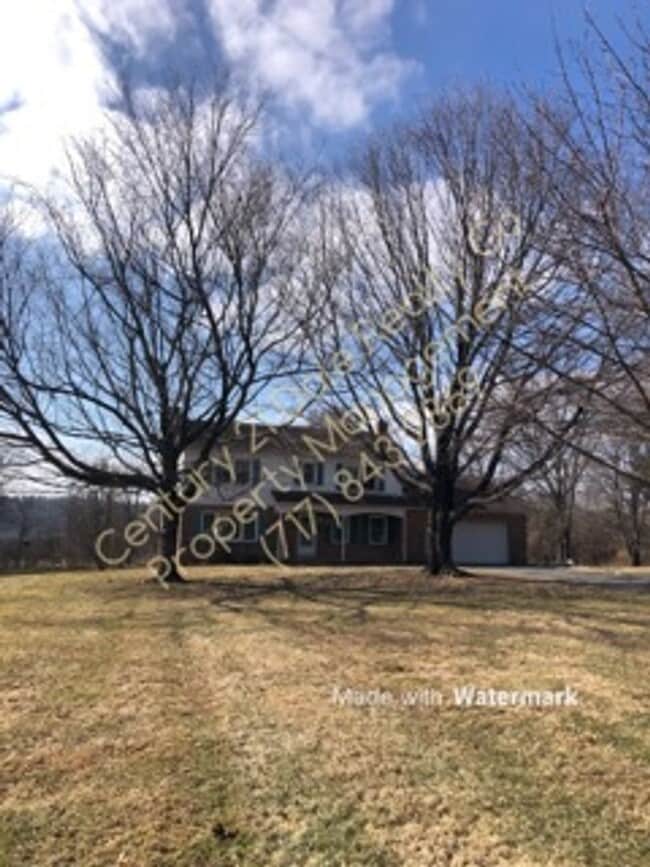 4834 N Sherman St Ext in Mount Wolf, PA - Building Photo - Building Photo