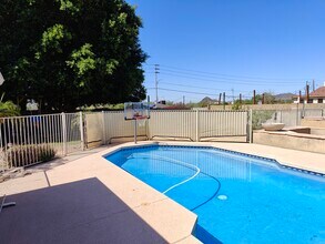 13002 N 23rd Pl in Phoenix, AZ - Building Photo - Building Photo