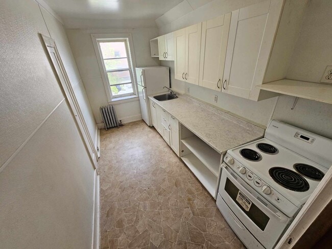 property at 429 Qu'Appelle Ave
