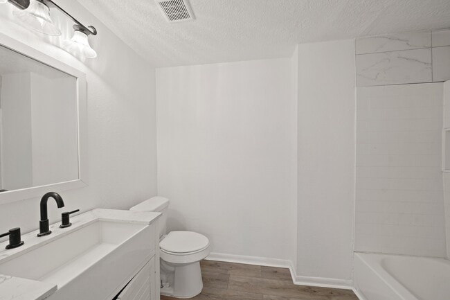 602 S 3rd St in La Porte, TX - Building Photo - Building Photo