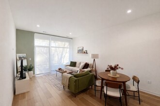 4513 N Clark St, Unit 304 in Chicago, IL - Foto de edificio - Building Photo