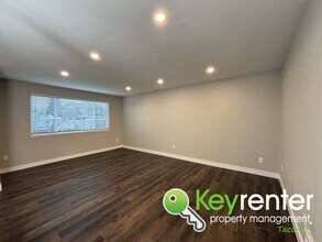 1505 S 81st St in Tacoma, WA - Foto de edificio - Building Photo