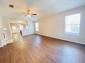 124 Easy St in Hutto, TX - Building Photo - Building Photo