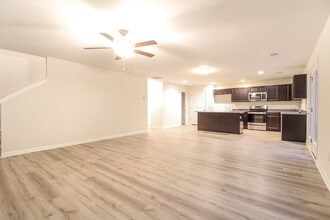 234 Celebration Ave in Anderson, SC - Foto de edificio - Building Photo