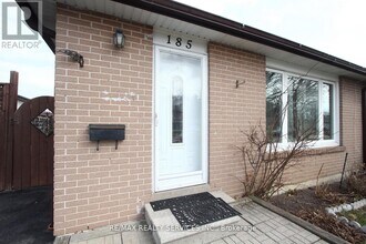 185 EARNSCLIFFE Cir in Brampton, ON - Building Photo - Building Photo