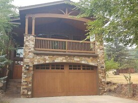 2101 NW Awbrey Rd in Bend, OR - Building Photo