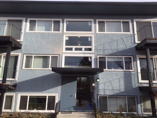 property at 2718 40 St SW