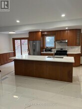 224 Park Ave in East Gwillimbury, ON - Building Photo - Building Photo