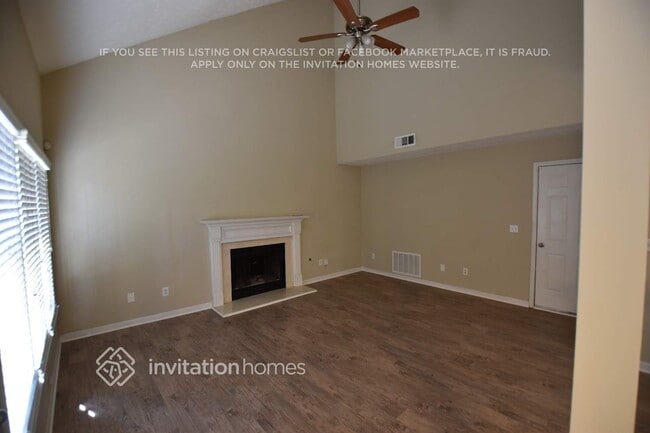 1810 Fairpointe Trce in Stone Mountain, GA - Foto de edificio - Building Photo