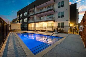 THE MODERNE in Fort Worth, TX - Foto de edificio - Building Photo