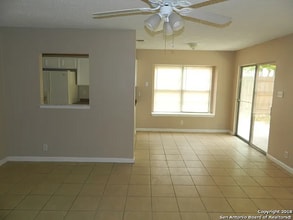 1078 Honey Tree St in San Antonio, TX - Building Photo - Building Photo