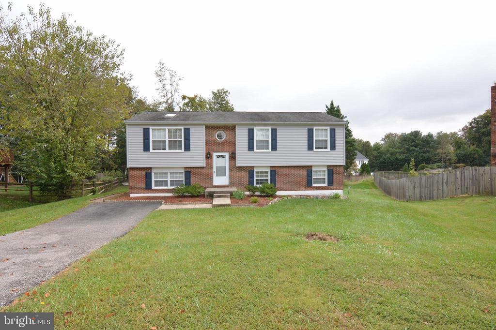 5323 Debbie Ct in Ilchester, MD - Building Photo