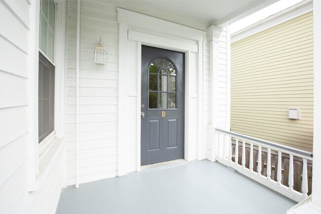 23 Livingston St in Rhinebeck, NY - Building Photo - Building Photo