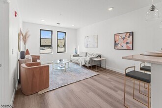 273 E Kinney St-Unit -202 in Newark, NJ - Foto de edificio - Building Photo