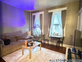 86 Glenville Ave in Boston, MA - Building Photo