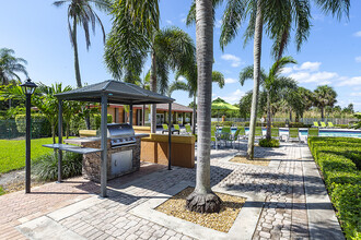 Whalers Cove in Boynton Beach, FL - Building Photo - Building Photo