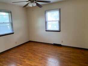 3025 Elaine Dr NW in Cedar Rapids, IA - Building Photo - Building Photo