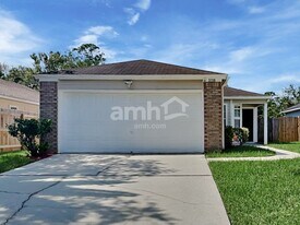 3139 Wavering Ln in Middleburg, FL - Building Photo