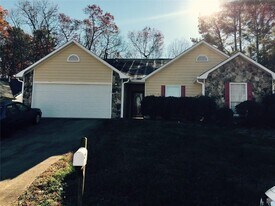 930 Misty Creek Ct in Lawrenceville, GA - Building Photo
