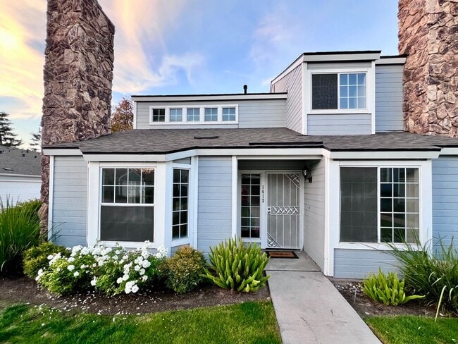 1412 Plymouth Rock Way