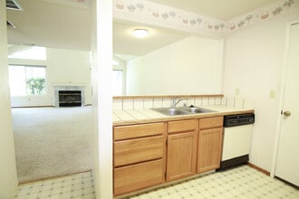 20 Sierra Lakeside Ln in Chico, CA - Building Photo - Building Photo