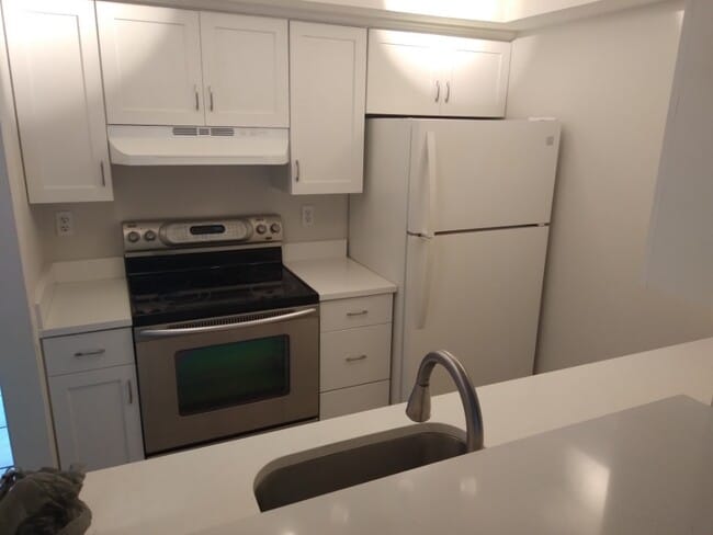 5933 Windhover Dr in Orlando, FL - Building Photo - Building Photo