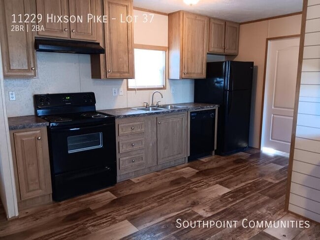 11229 Hixson Pike in Soddy Daisy, TN - Building Photo - Building Photo