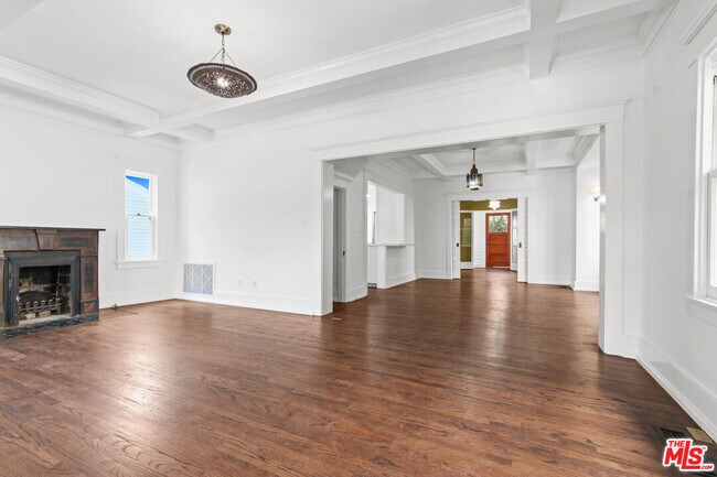 221 Market St in Los Angeles, CA - Building Photo - Building Photo