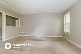 1602 Cooper Dr in Raymore, MO - Building Photo - Building Photo