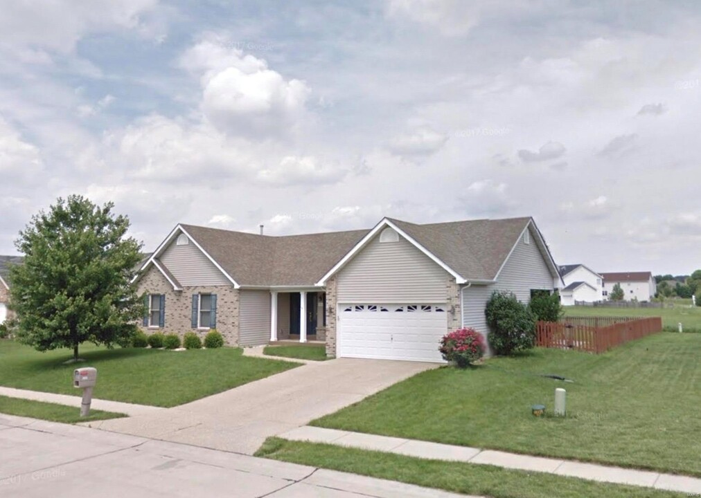 3522 Harbor Way in Belleville, IL - Building Photo