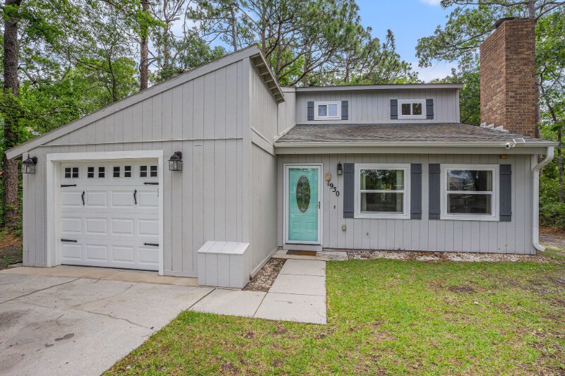 1930 Lake View Cir in Surfside Beach, SC - Building Photo