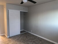 5320 S Swenson St in Las Vegas, NV - Building Photo - Building Photo