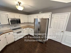 625 NW Rosaceae Dr in Blue Springs, MO - Building Photo - Building Photo