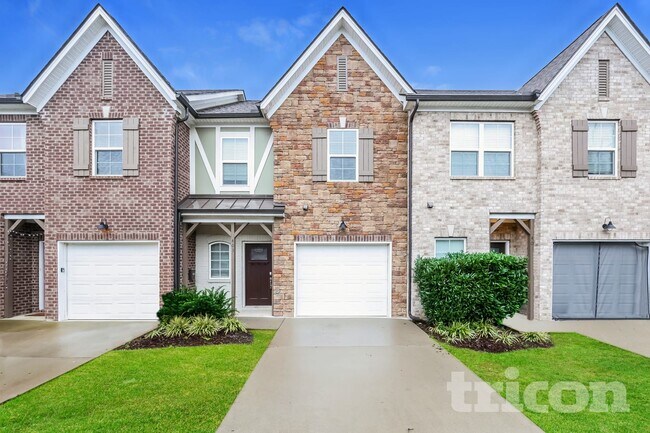 403 Riverwood Ct