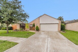 11634 Southlake Dr in Houston, TX - Building Photo