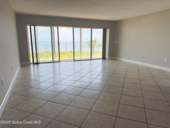 1095 Jimmy Buffett Mem Hwy in Indialantic, FL - Building Photo - Building Photo