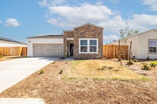 7430 Sunshine Grv Dr in Bakersfield, CA - Building Photo